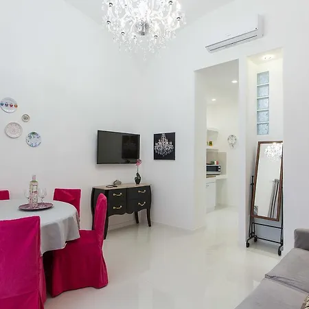In Enjoy Apartment Rome